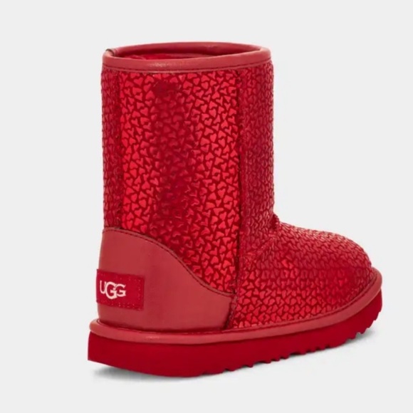 UGG
Girls' Classic II Gel Hearts Boots (Youth) - Picture 3 of 14